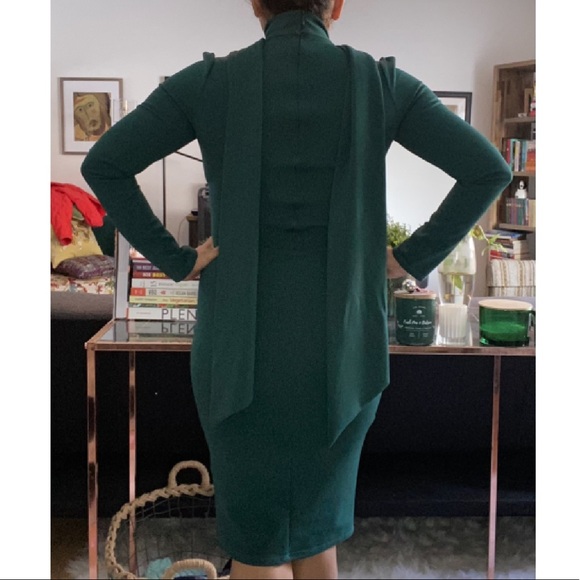 Fashion Nova - Emerald green long-sleeved bodycon dress with choker - Picture 2 of 10